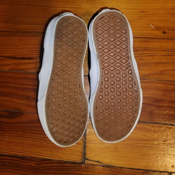 Vans - Picture 2 of 5